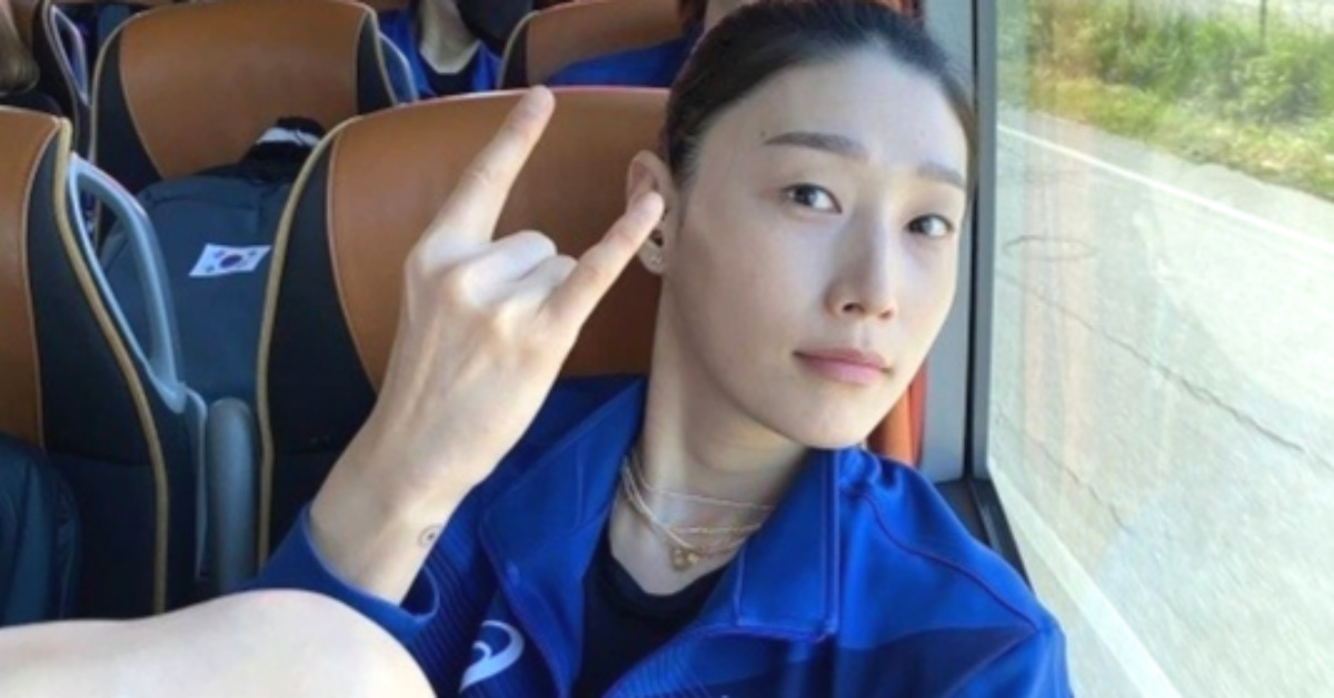 '배구의 여왕' 김연경, 파리 올림픽 참가 확정! "세계 레전드 14명 선발" 썸네일 이미지