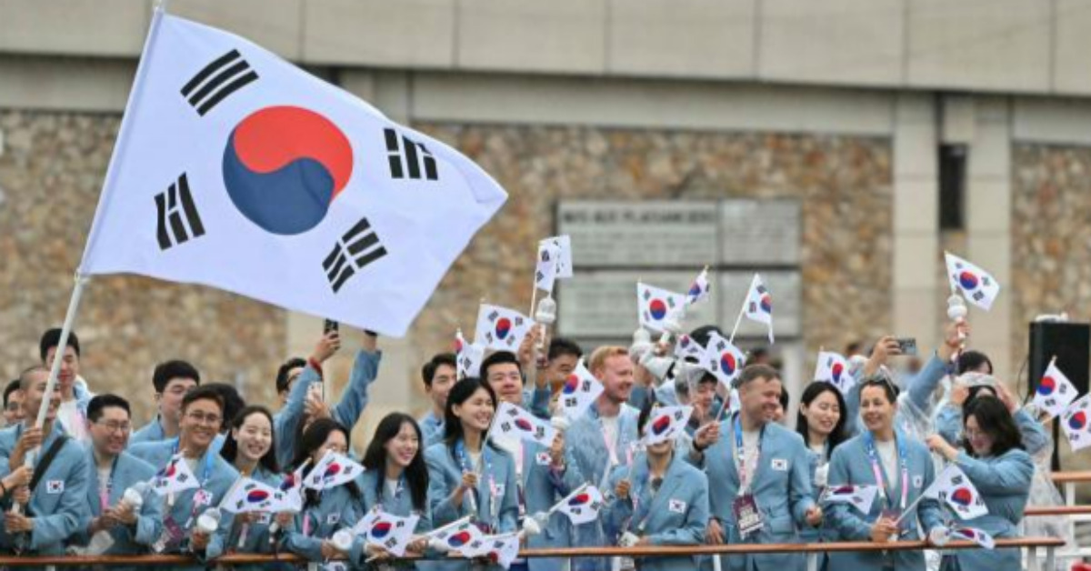 파리 올림픽 개막식 소개 중 "대한민국"을 "북한"으로 선언한 실수, 사과는 한국어로만… 논란 커져 썸네일 이미지