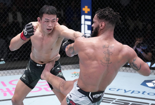 UFC 스타 정다운, 내달 프랑스에서 '10연승 질주' 우마르 시와 맞붙는다 썸네일 이미지