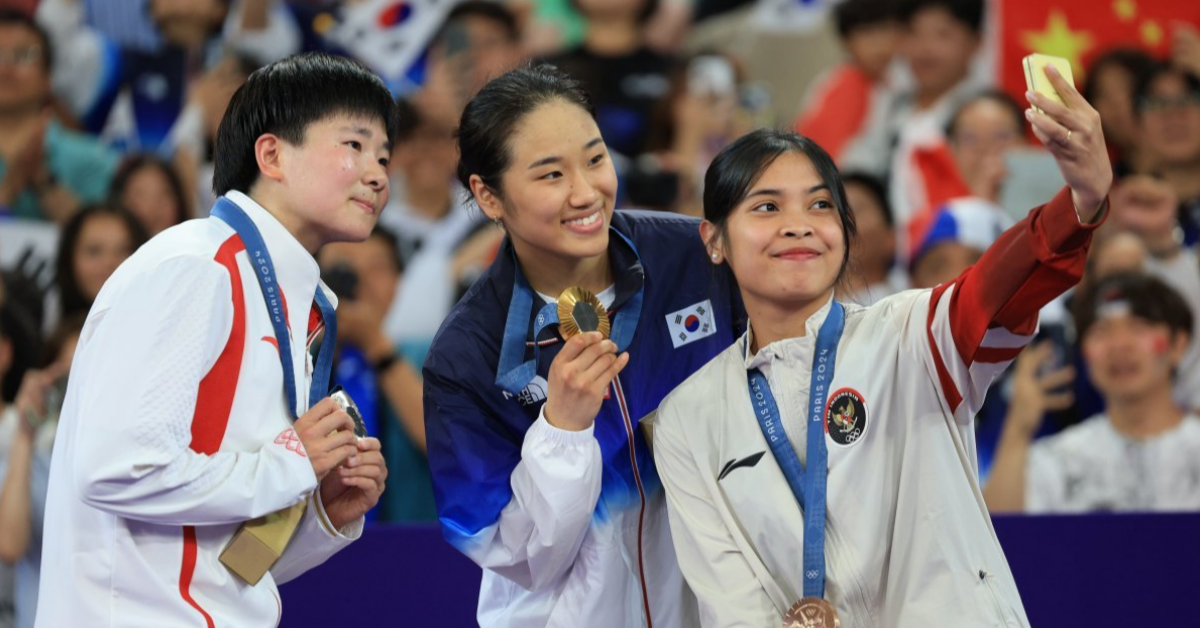 파리올림픽 은메달리스트 허빙자오, 안세영에 패한 충격 속 '돌연 은퇴' 선언…중국도 깜짝 놀라게 했다 썸네일 이미지