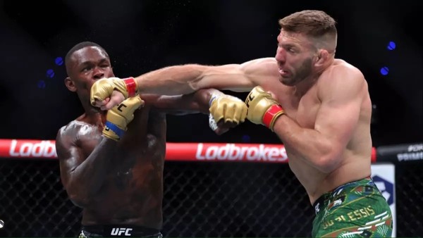 UFC 305: 이스라엘 아데산야 vs. 드리쿠스 두 플레시 전투, 4라운드에서 결판? '끝나 버렸다'라고 … 썸네일 이미지