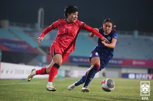 여자 축구대표팀 이금민, 잉글랜드 2부 클럽 버밍엄으로 이적… 조소현·최유라와 함께 동료로 만난다 썸네일 이미지