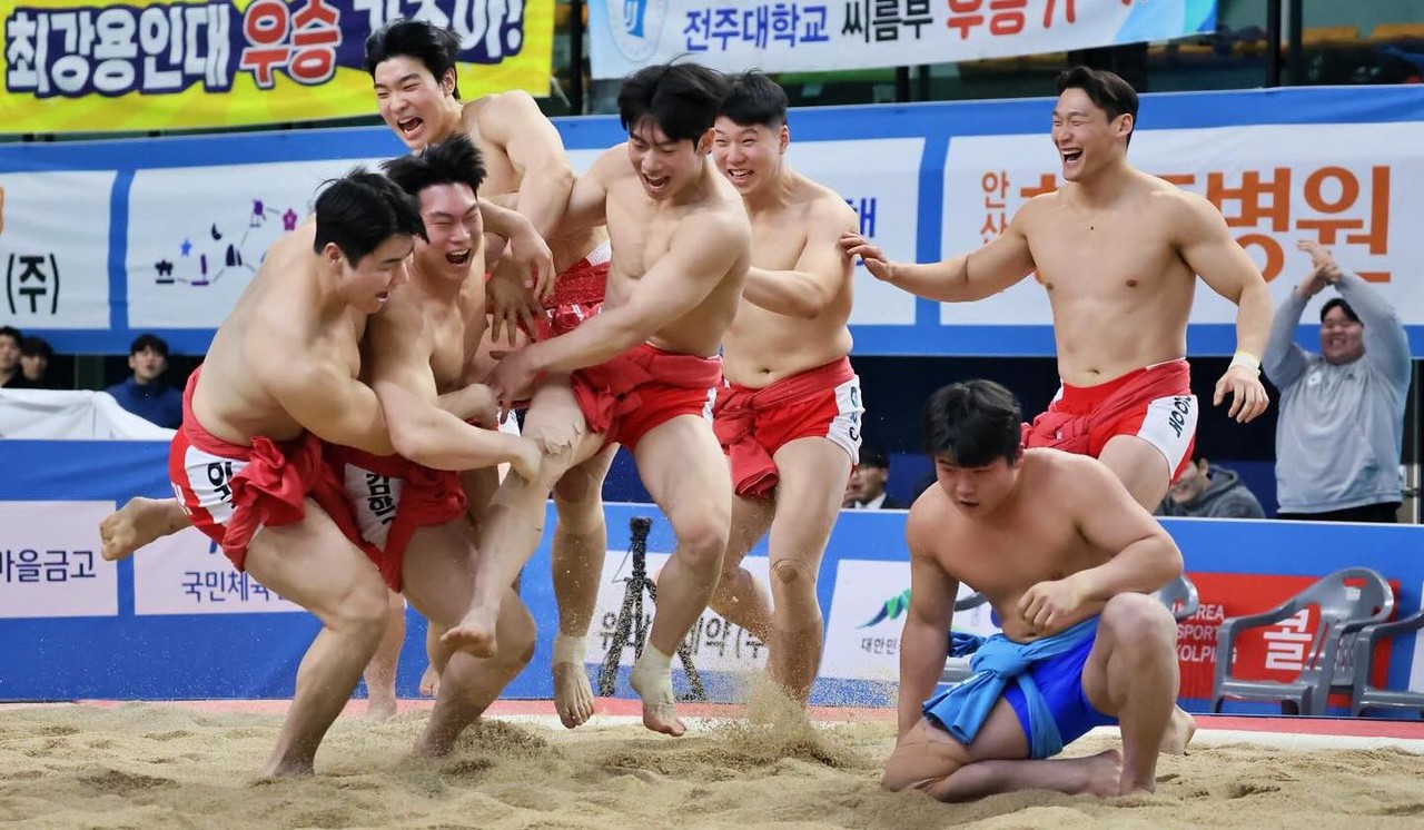 인하대, 회장기 전국장사씨름대회 우승… 결승전에서 대구대를 4-0으로 완벽히 제압하여 우승을 차지했다. 썸네일 이미지