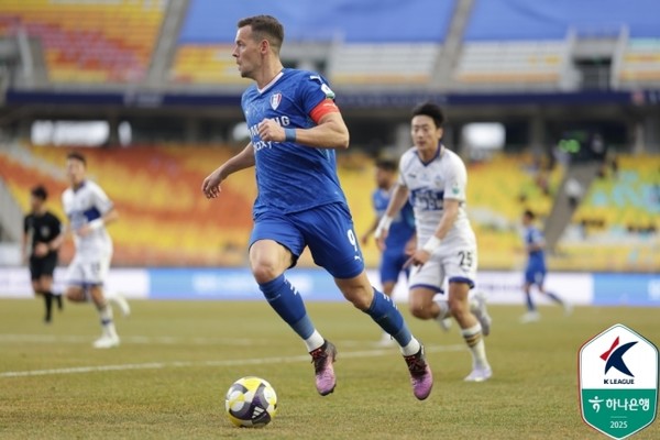 수원, 서울 이랜드를 2-1로 격파하며 K리그2에서 승리… 코리아컵 3라운드 진출 현실화 썸네일 이미지