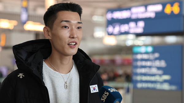 우상혁, 높이뛰기 세계실내선수권 대회에서 우승을 차지하며 3년 연속 메달 획득 기록을 세웠다 썸네일 이미지