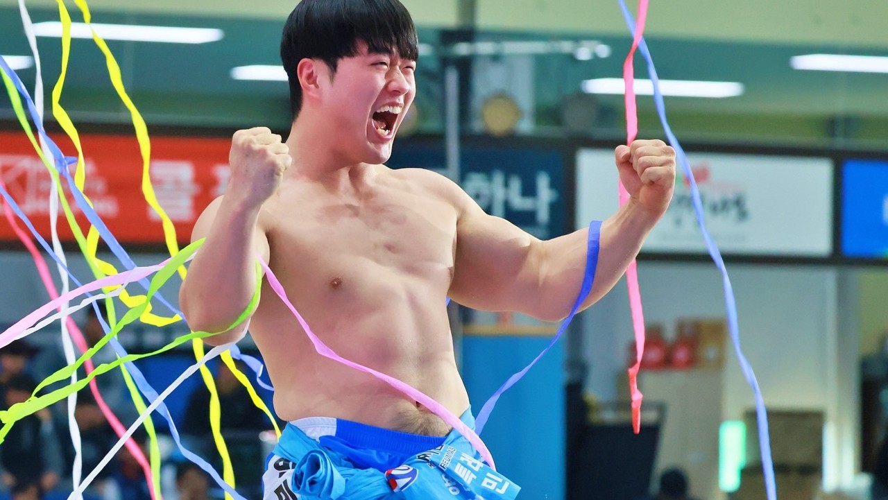 박민교, ‘베테랑’ 남원택 꺾고 한라장사 꽃가마 7번째 통산 우승 호투, “시즌 2관왕”에 도전한다 썸네일 이미지