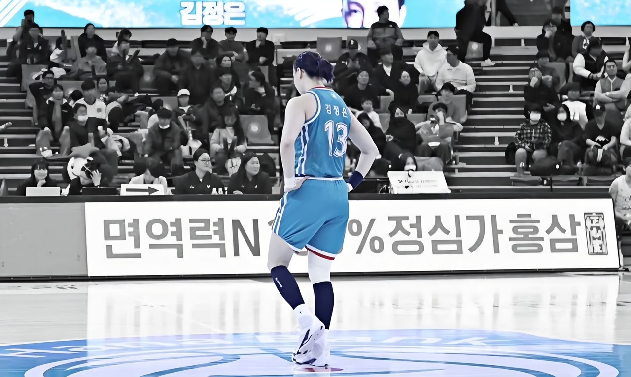 김정은, 여자 농구의 '리빙 레전드', 하나은행과 1년 더 계약 연장 협상중 썸네일 이미지