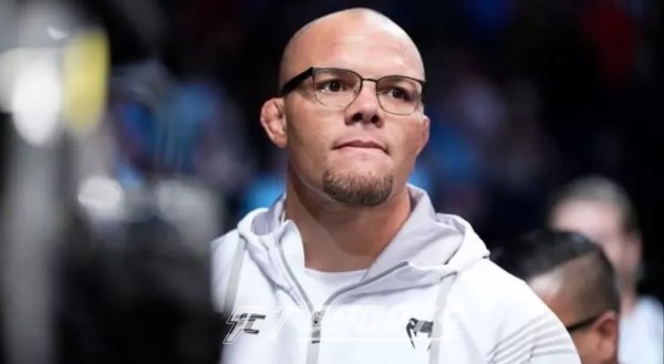 UFC 전 베테랑 앤서니 스미스, 은퇴 후 '파워 슬랩' 피더리그 창설 계획 발표 썸네일 이미지