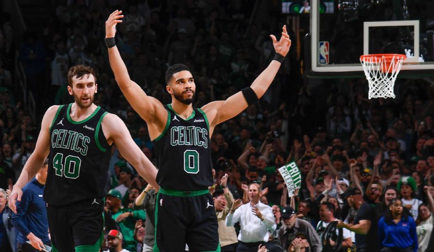 NBA 디펜딩 챔피언 보스턴, 올랜도를 꺾고 플레이오프 2라운드 진출 "1라운드 4승 1패"로 진출 썸네일 이미지