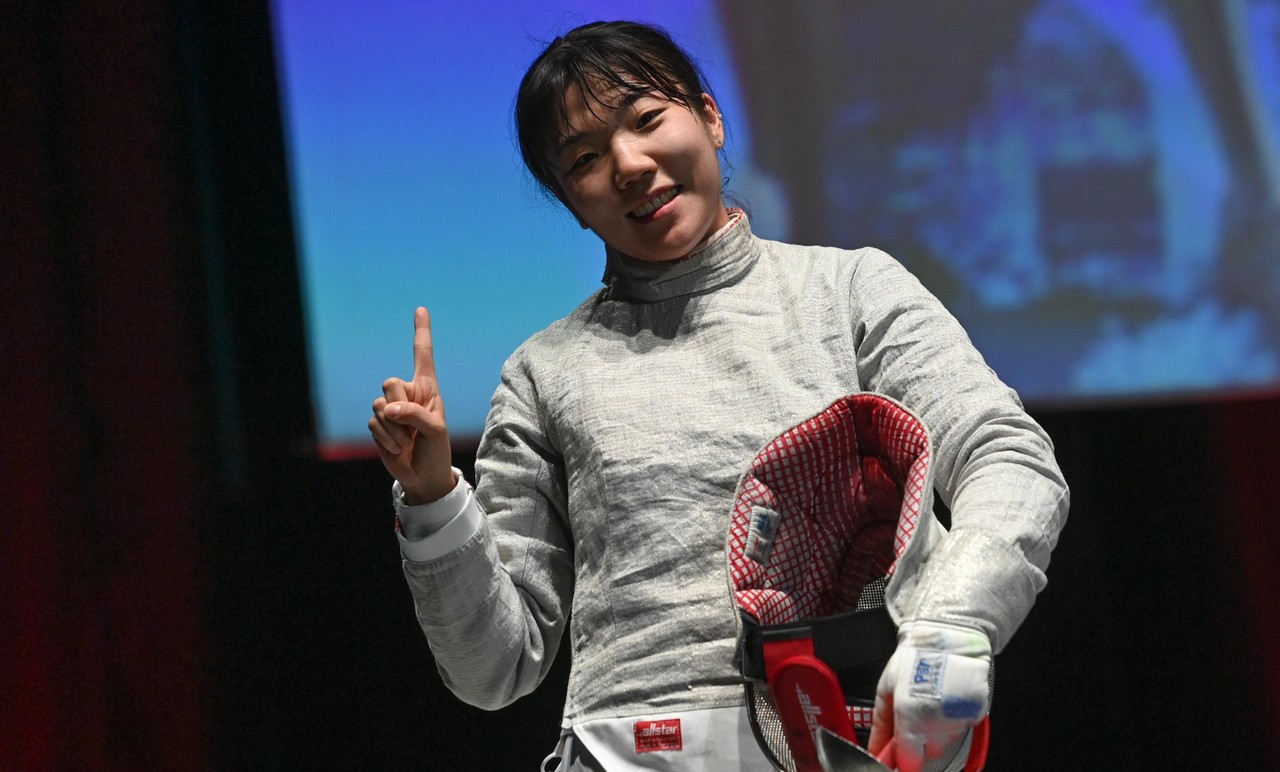 펜싱 선수 전하영, 사브르 세계랭킹 1위 기록… "오상욱과 함께 한국 펜싱의 정상 도약" 썸네일 이미지
