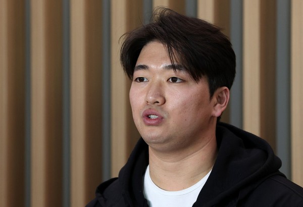 고우석, 손가락 골절 극복 후 메이저리그 도전을 위한 본격적인 준비에 돌입한다 썸네일 이미지