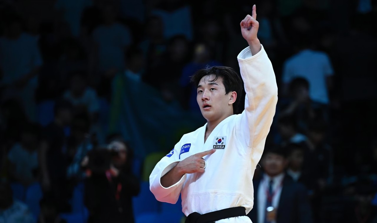 유도 이준환, 나가세를 꺾고 올림픽 2연속 우승 달성! 그랜드슬램 정상에 올라서며 "가슴 벅찬 승리" 호평 … 썸네일 이미지