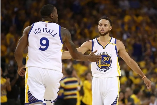 NBA 골든스테이트, 미네소타에 110-121로 패배… 시즌 2라운드에서 1승 4패로 마감 썸네일 이미지