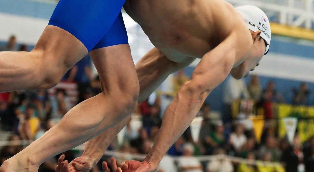 김영범, 한국 기록 경신하며 김우민 제쳤다. 100m 자유형에서 우승! 썸네일 이미지